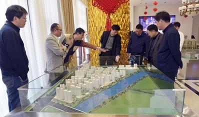 农场公司组织到六合区考察城乡挂钩建设项目