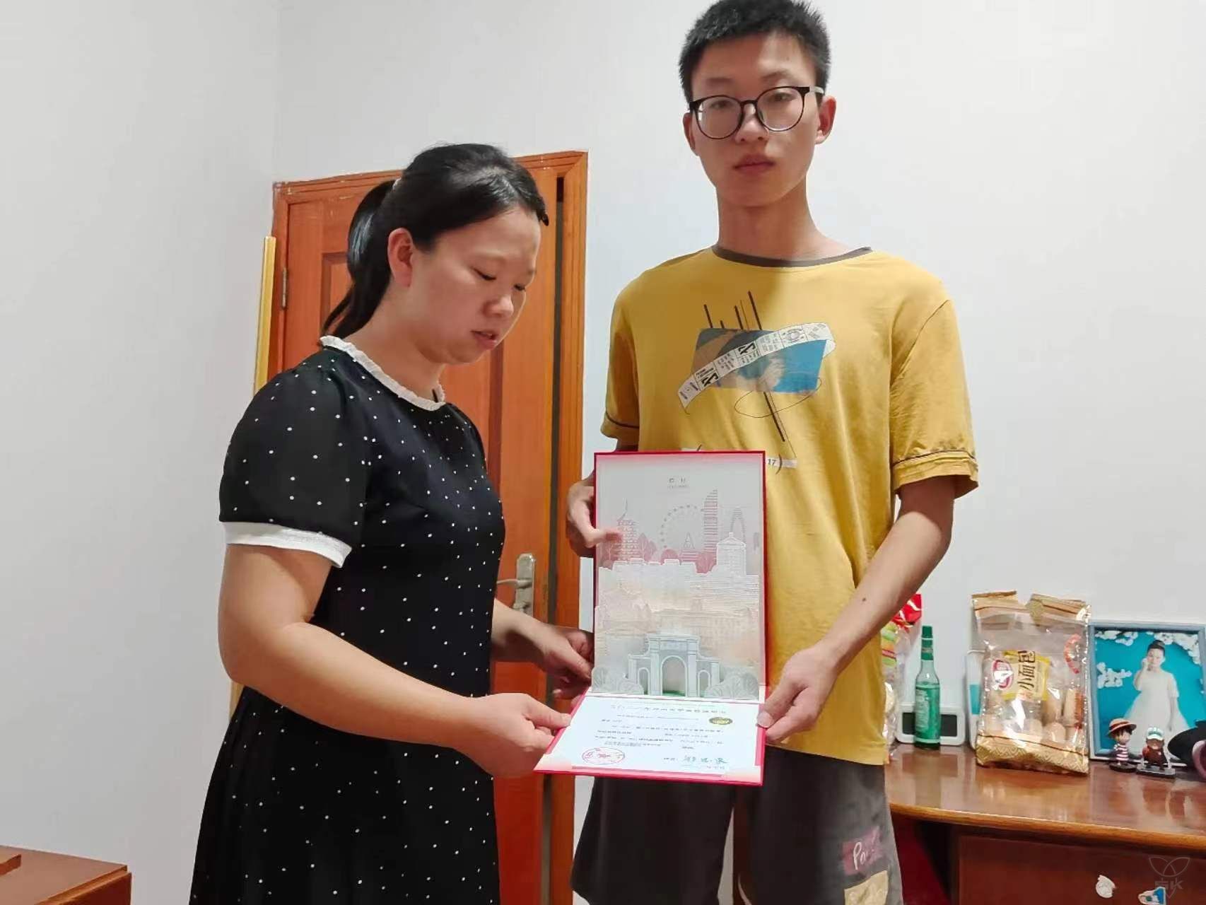 农场三庄居委会居民董慧：用爱托起家的明天