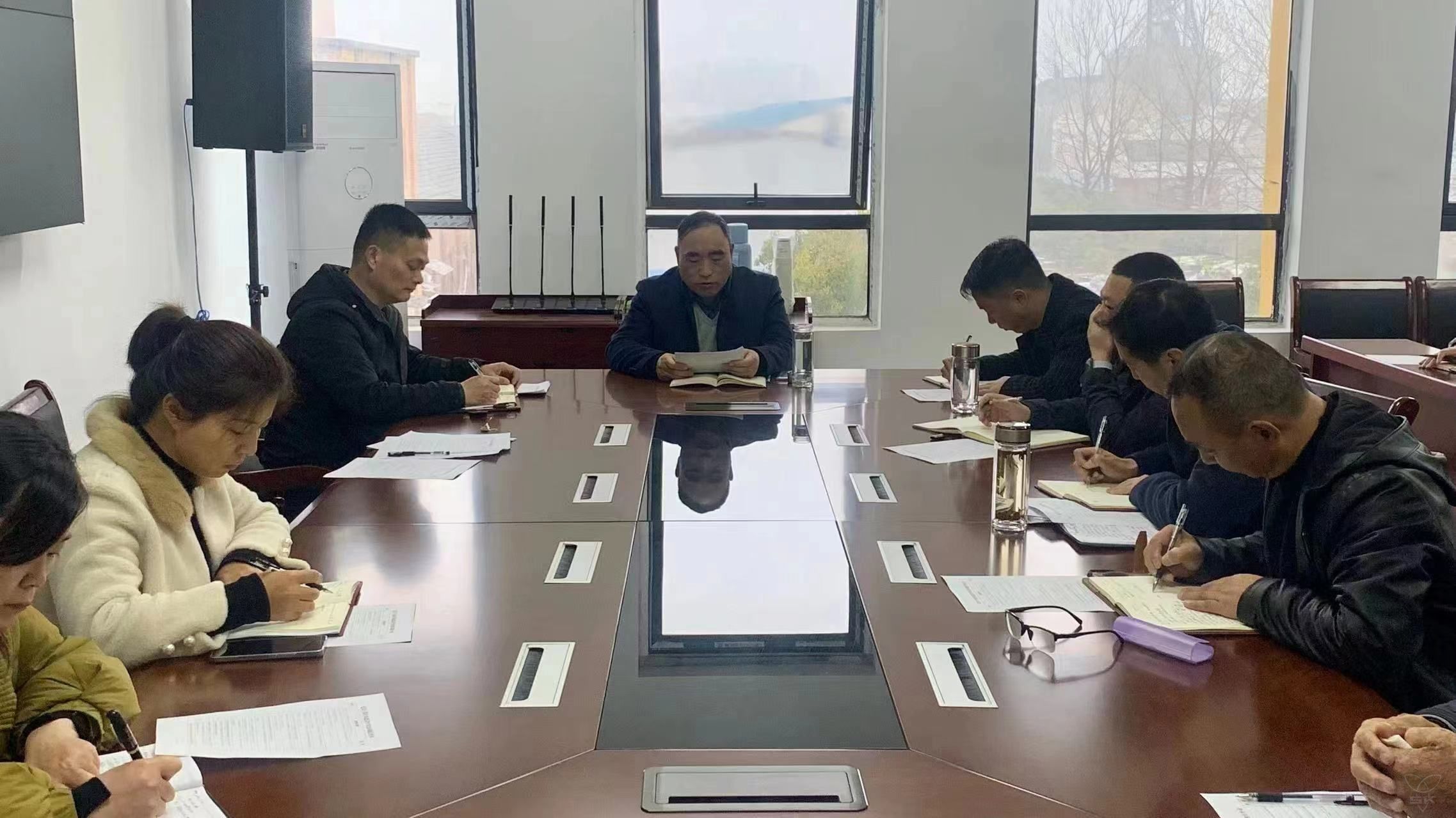 时奎敬到部分党支部开展廉洁谈心谈话