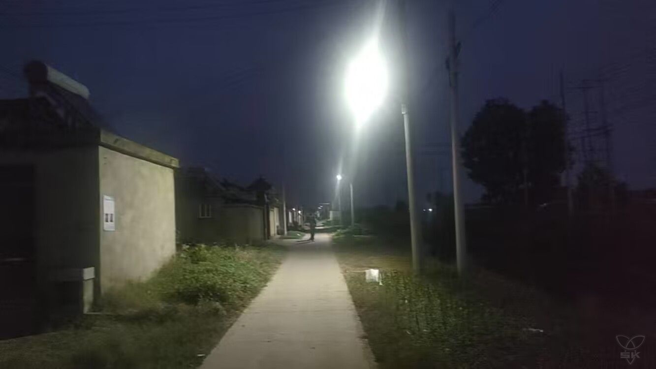 前进、林西居委会：路灯点亮乡村路 亮化工程暖人心