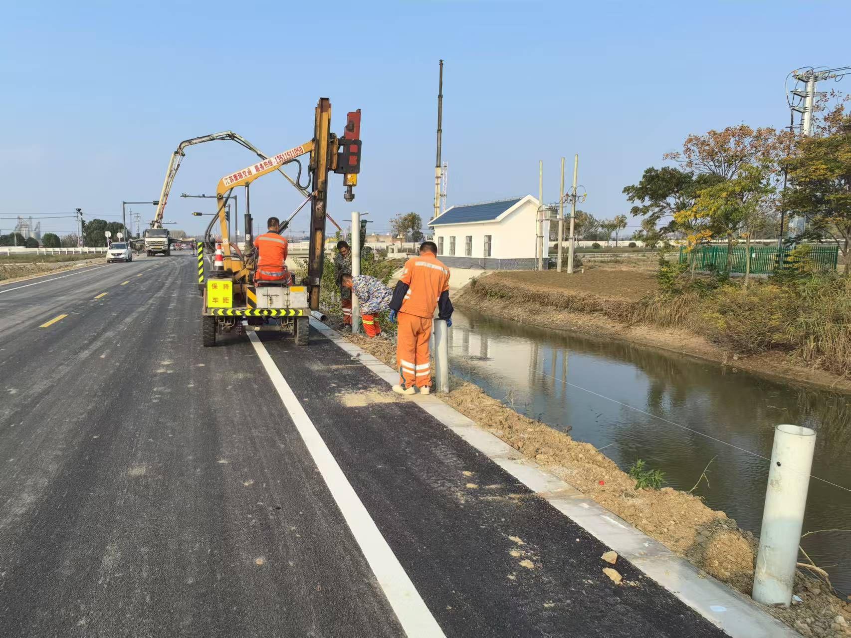 社会管理科：道路有“栏” 安全无患